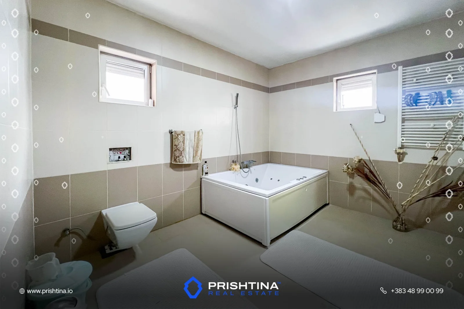 Shtëpi në shitje 286m² + 4 ari truall në Veternik