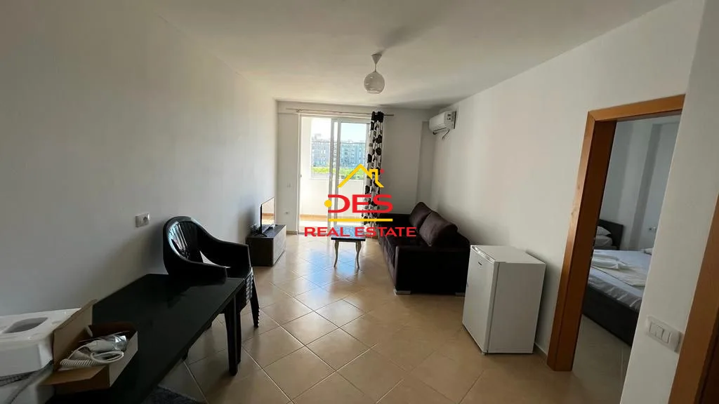 Shitet apartament 1+1 shëngjin.