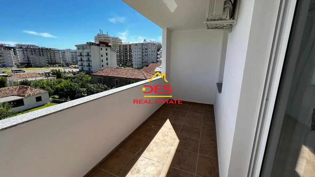 Shitet apartament 1+1 shëngjin.