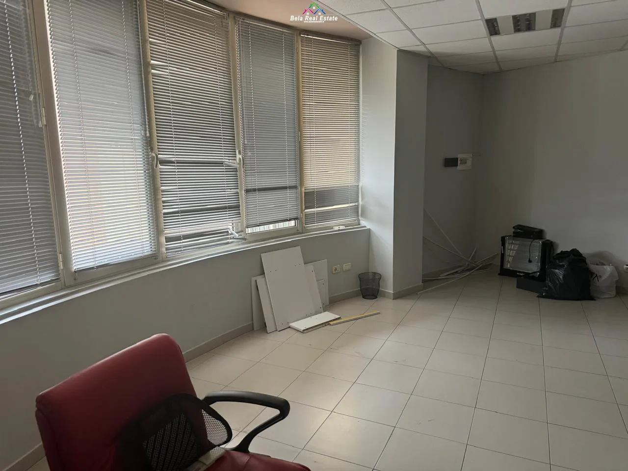 Zyra me qera tek Selvia (ID BZ2572) Tirane