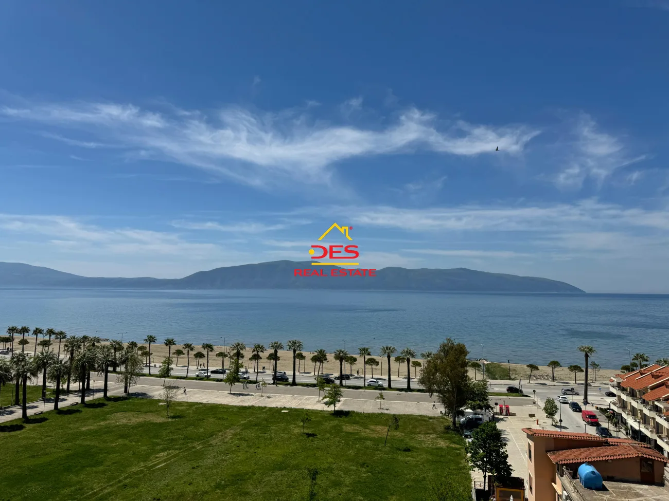 Shitet apartament luksoz 2+1 në lungomare. 🌊 pamje ballore nga deti.