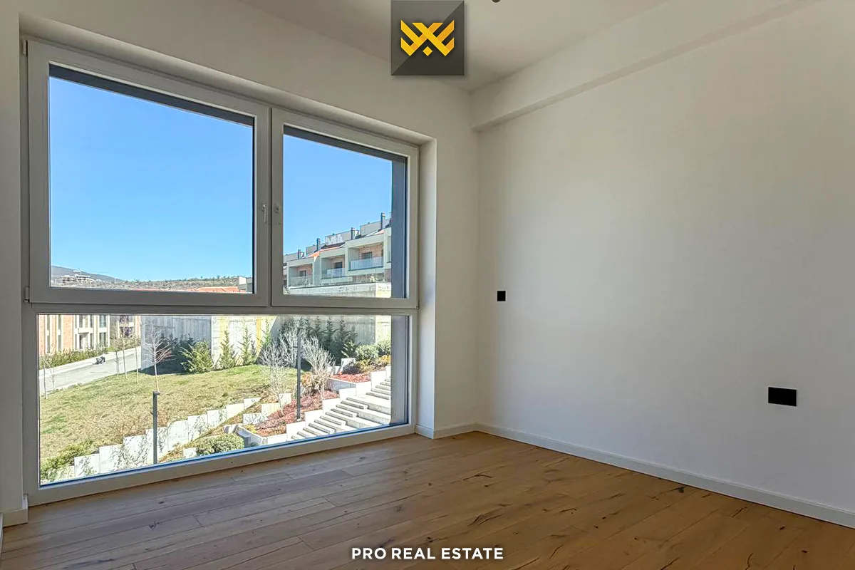 Banesë Terracier 125m² + 50m² për #SHITJE në Lagjen Marigona Hill