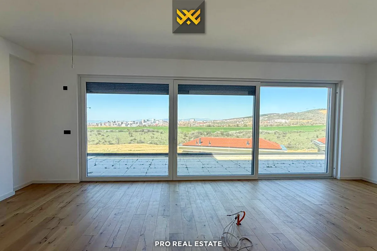 Banesë Terracier 125m² + 50m² për #SHITJE në Lagjen Marigona Hill