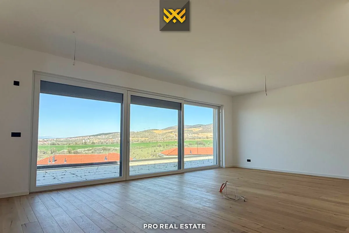 Banesë Terracier 125m² + 50m² për #SHITJE në Lagjen Marigona Hill