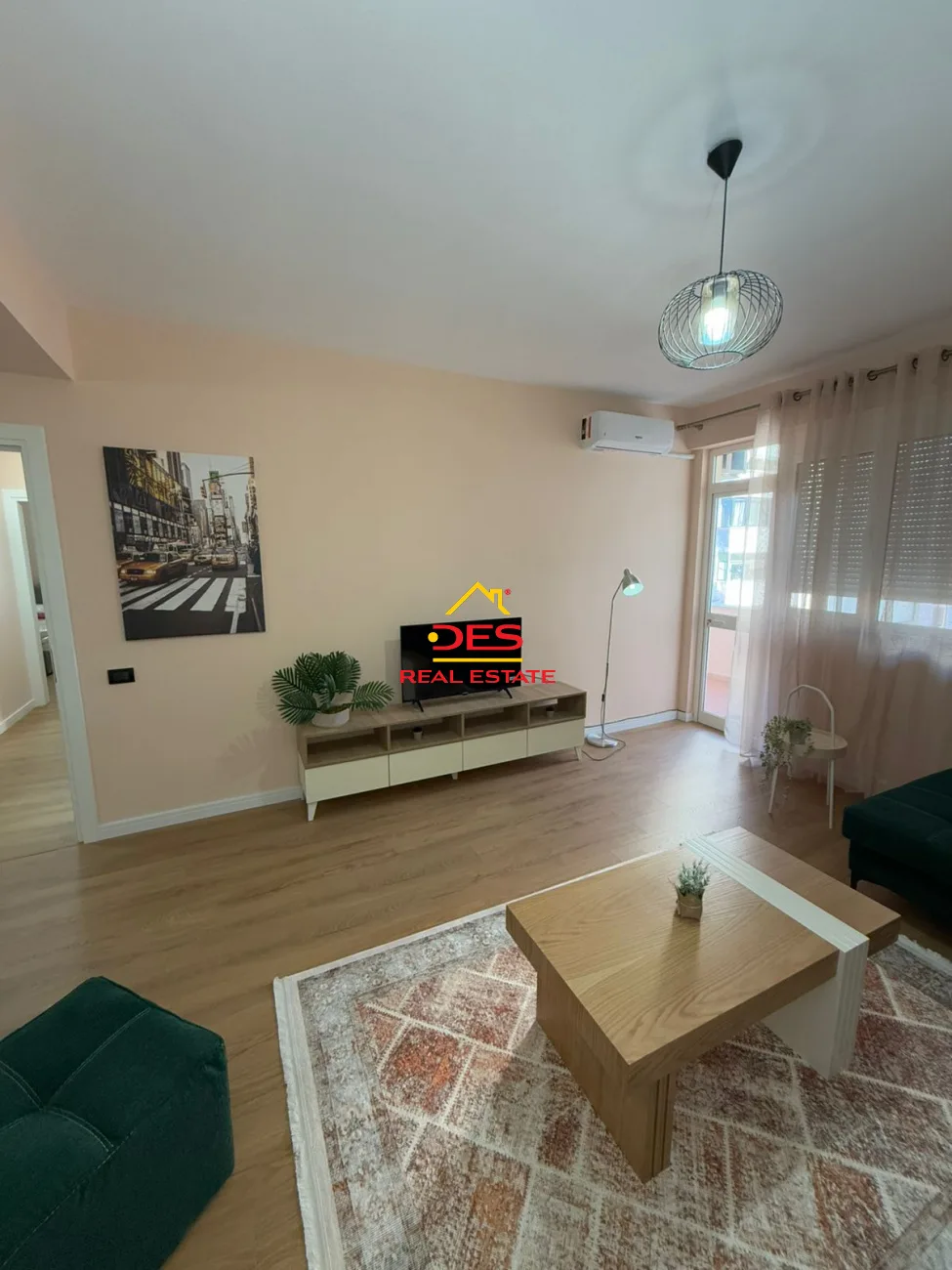 JEPET ME QIRA SUPER APARTAMENT 2+1 TE BULEVARDI ZOGU l, TIRANË.