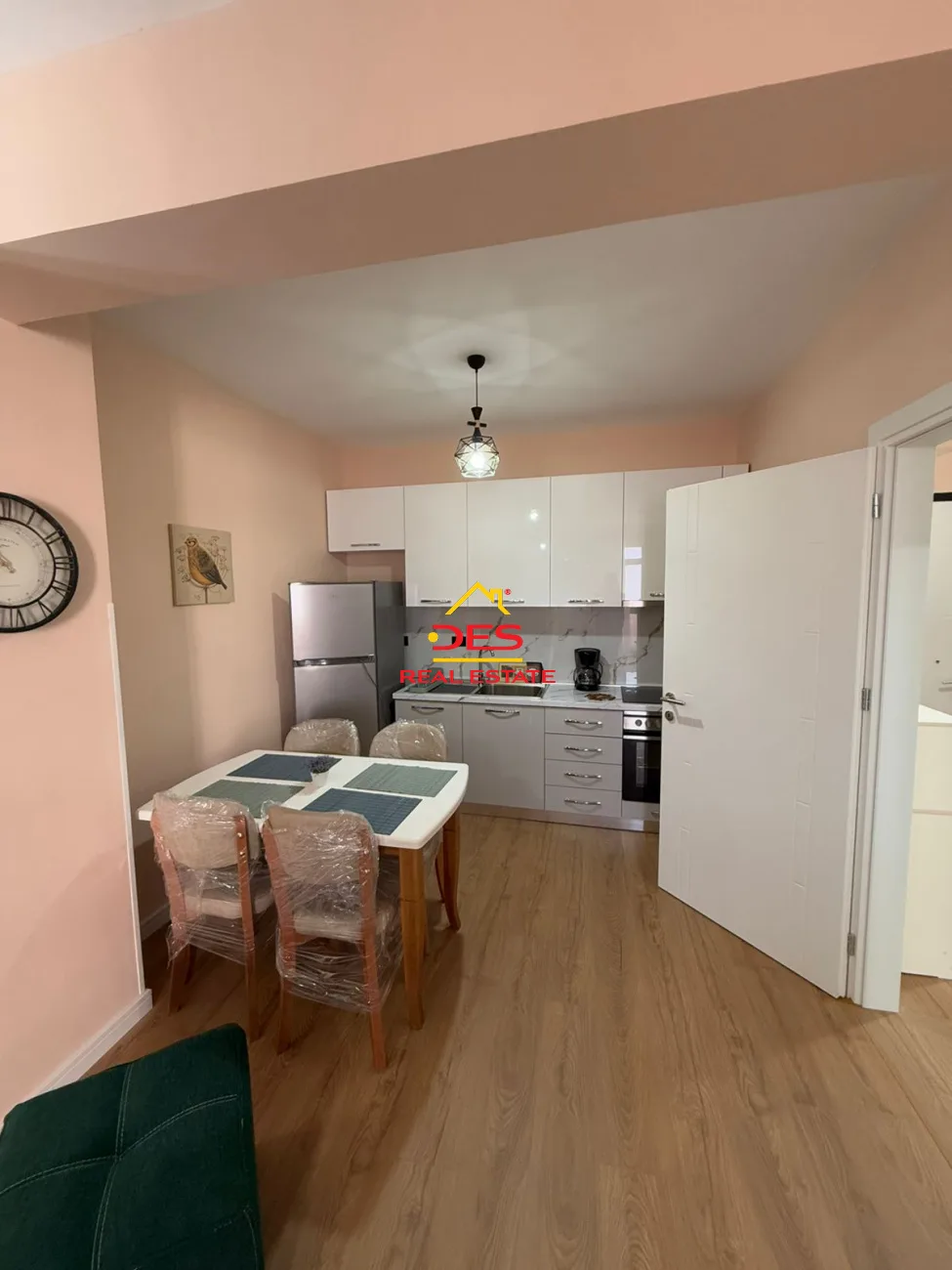 JEPET ME QIRA SUPER APARTAMENT 2+1 TE BULEVARDI ZOGU l, TIRANË.