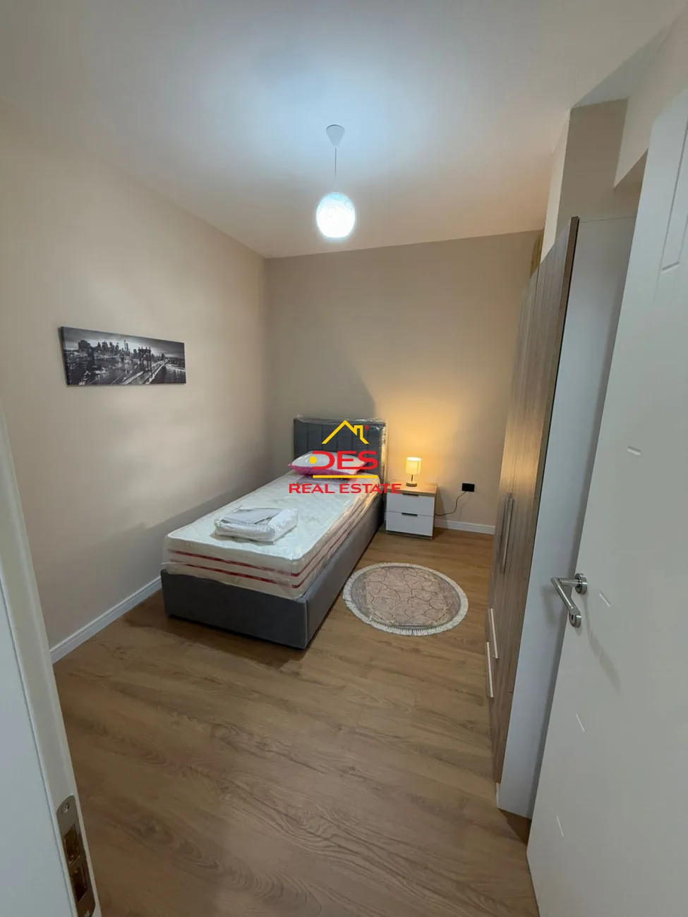 JEPET ME QIRA SUPER APARTAMENT 2+1 TE BULEVARDI ZOGU l, TIRANË.
