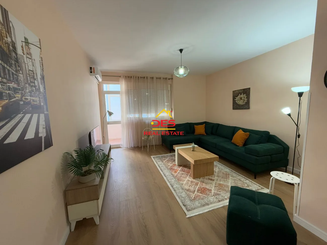 JEPET ME QIRA SUPER APARTAMENT 2+1 TE BULEVARDI ZOGU l, TIRANË.