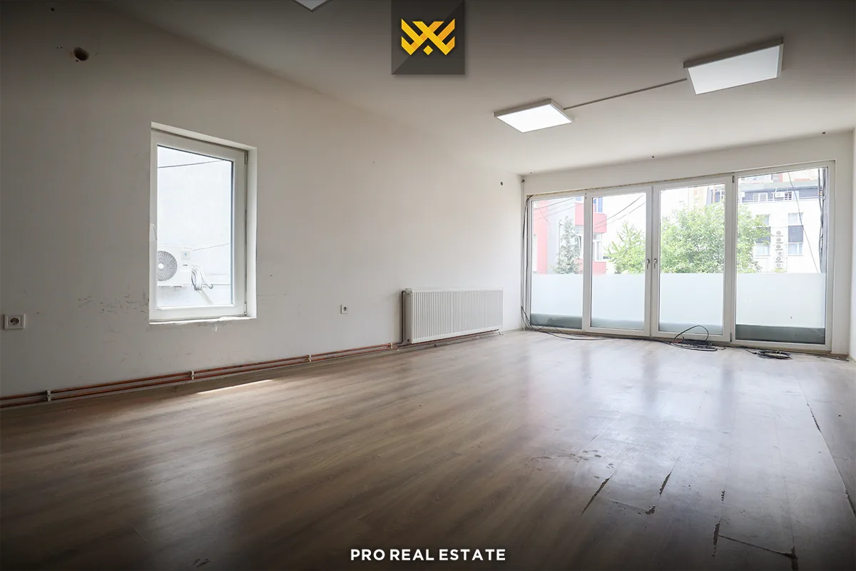 Lokal – Zyre 100m² me #QIRA në Aktash.