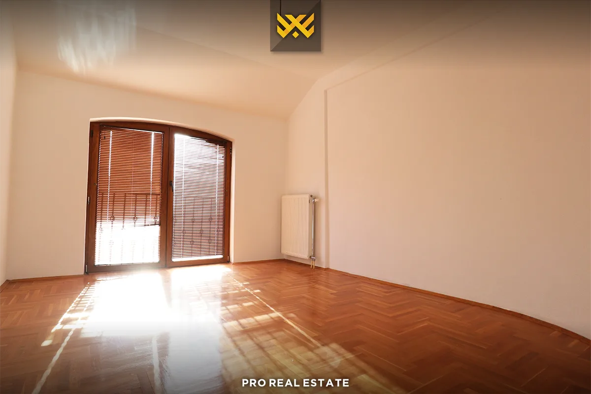 Kat shtëpie 177m² me #QIRA në Mati 1