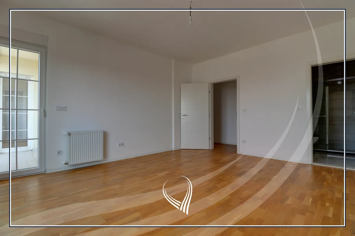 Duplex Penthouse me 4 dhoma gjumi në shitje në lagjen Mati 1