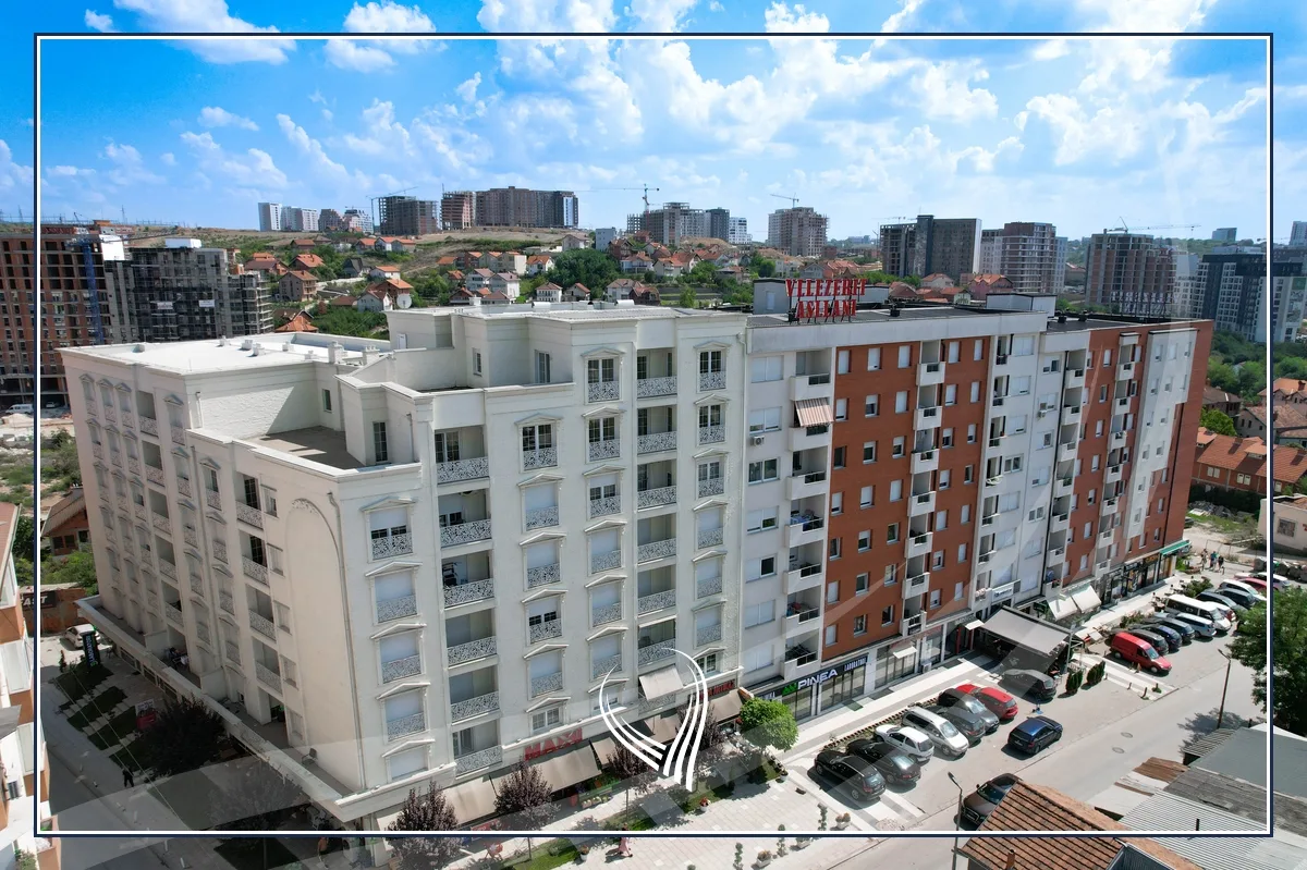 Duplex Penthouse me 4 dhoma gjumi në shitje në lagjen Mati 1