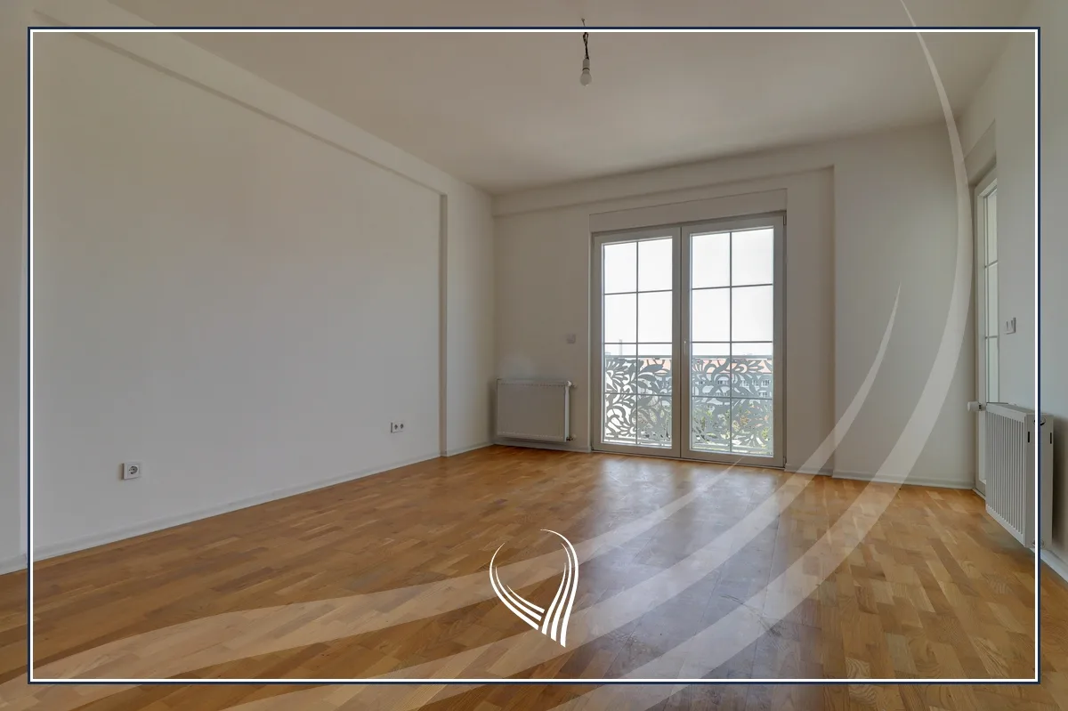 Duplex Penthouse me 4 dhoma gjumi në shitje në lagjen Mati 1