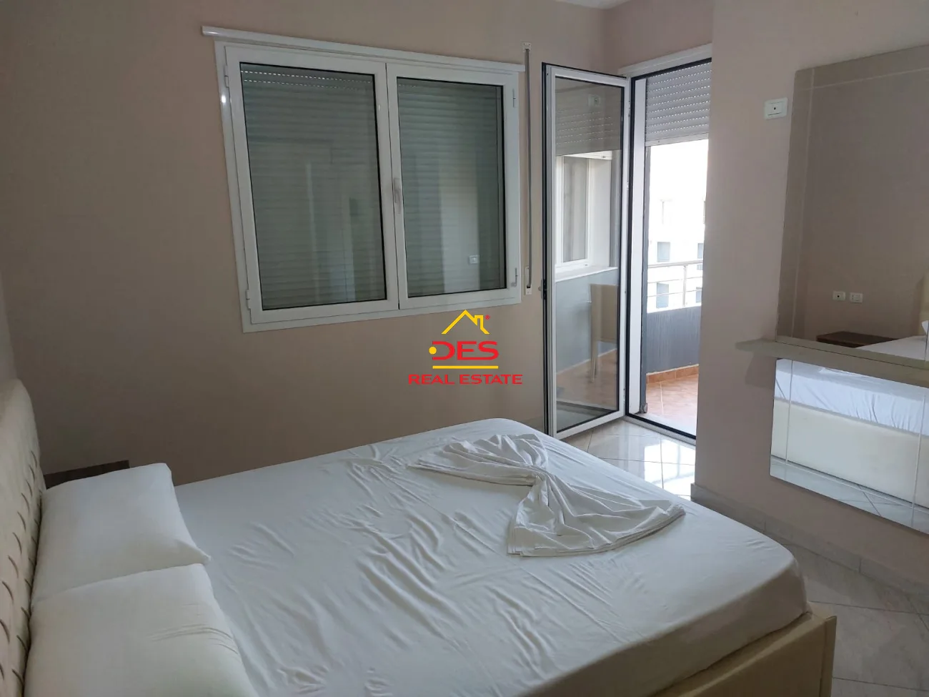 Jepet me qira apartament 2+1 te shkolla e marinës lungomare, vlorë