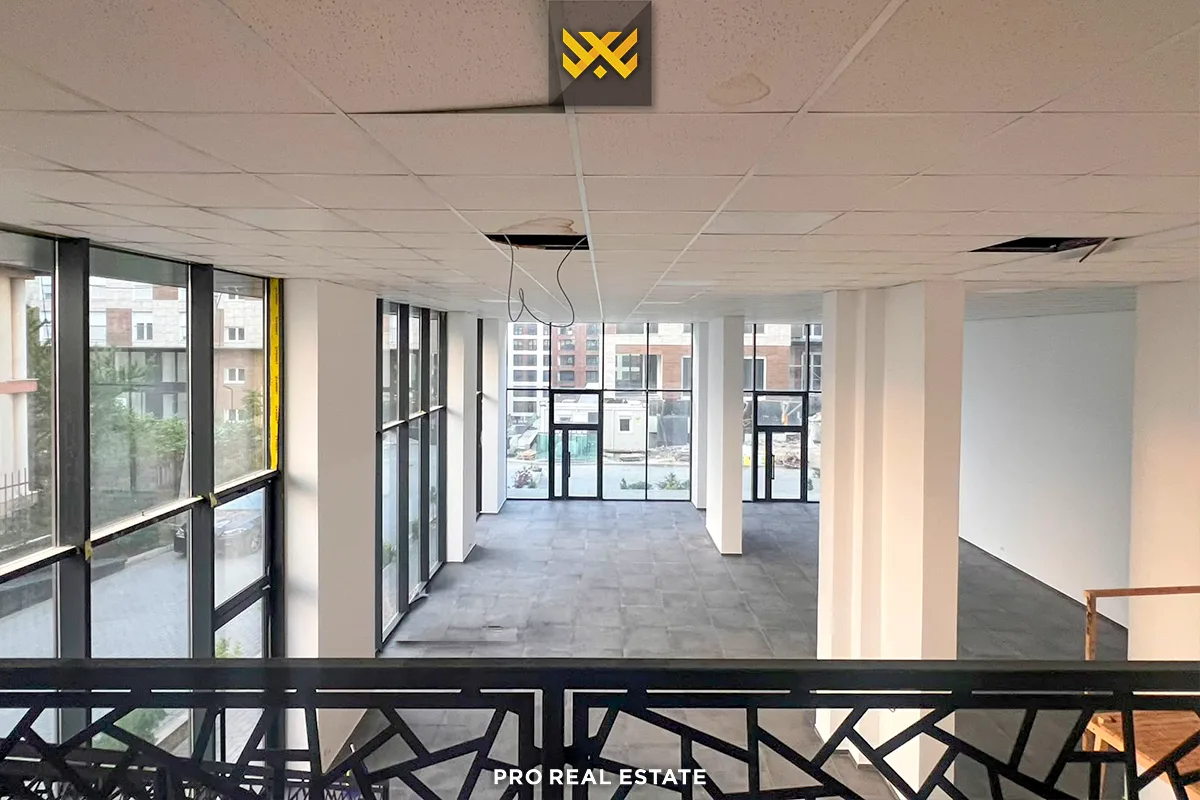 Lokal 368m² me #QIRA në Veternik