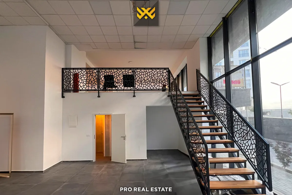 Lokal 368m² me #QIRA në Veternik