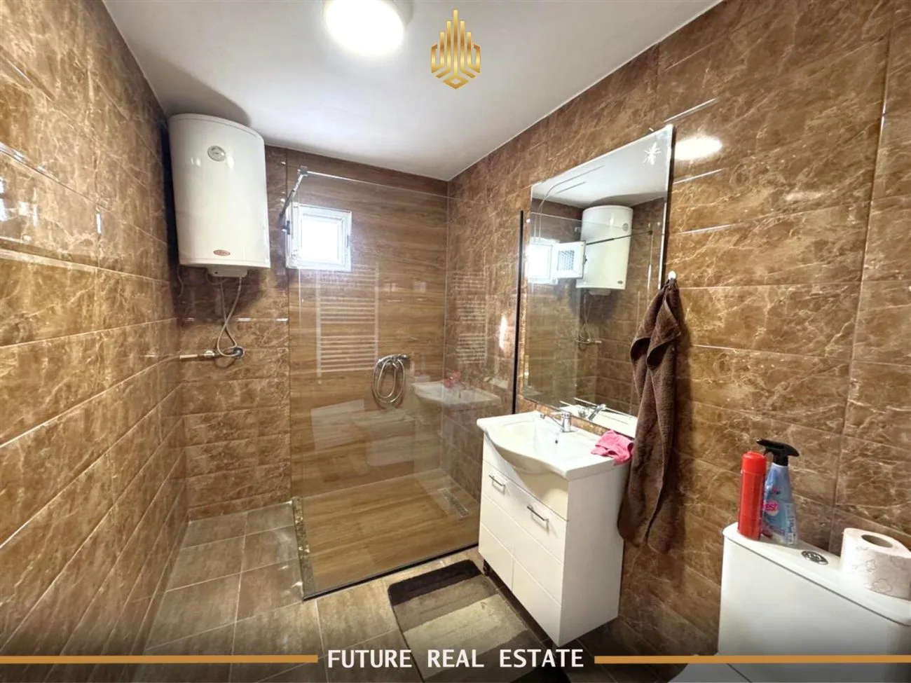 Banesë me QIRA – 3 dhoma gjumi – Prishtinë – Sheshi Nënë Tereza