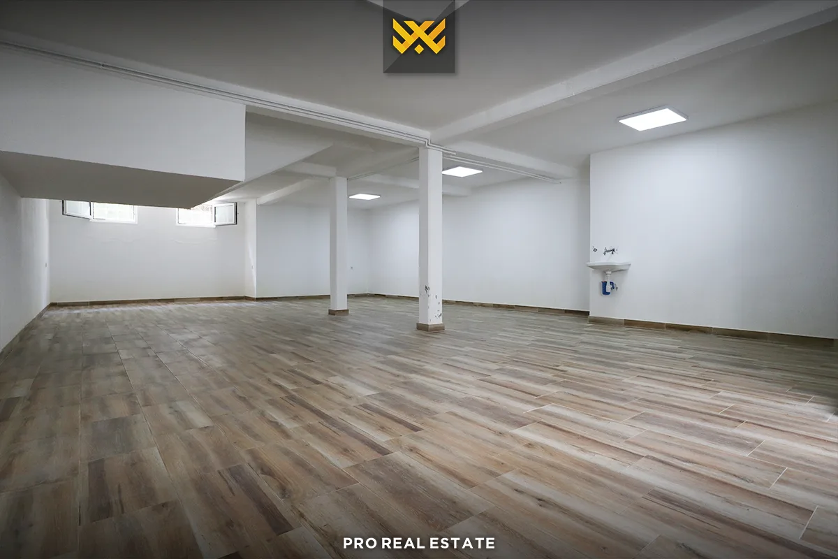 Lokal - Depo 100m² me #QIRA në Lagje të Spitalit.