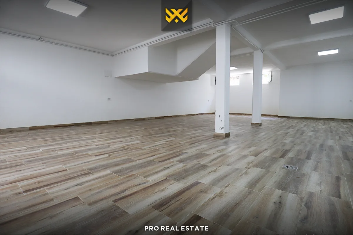 Lokal - Depo 100m² me #QIRA në Lagje të Spitalit.