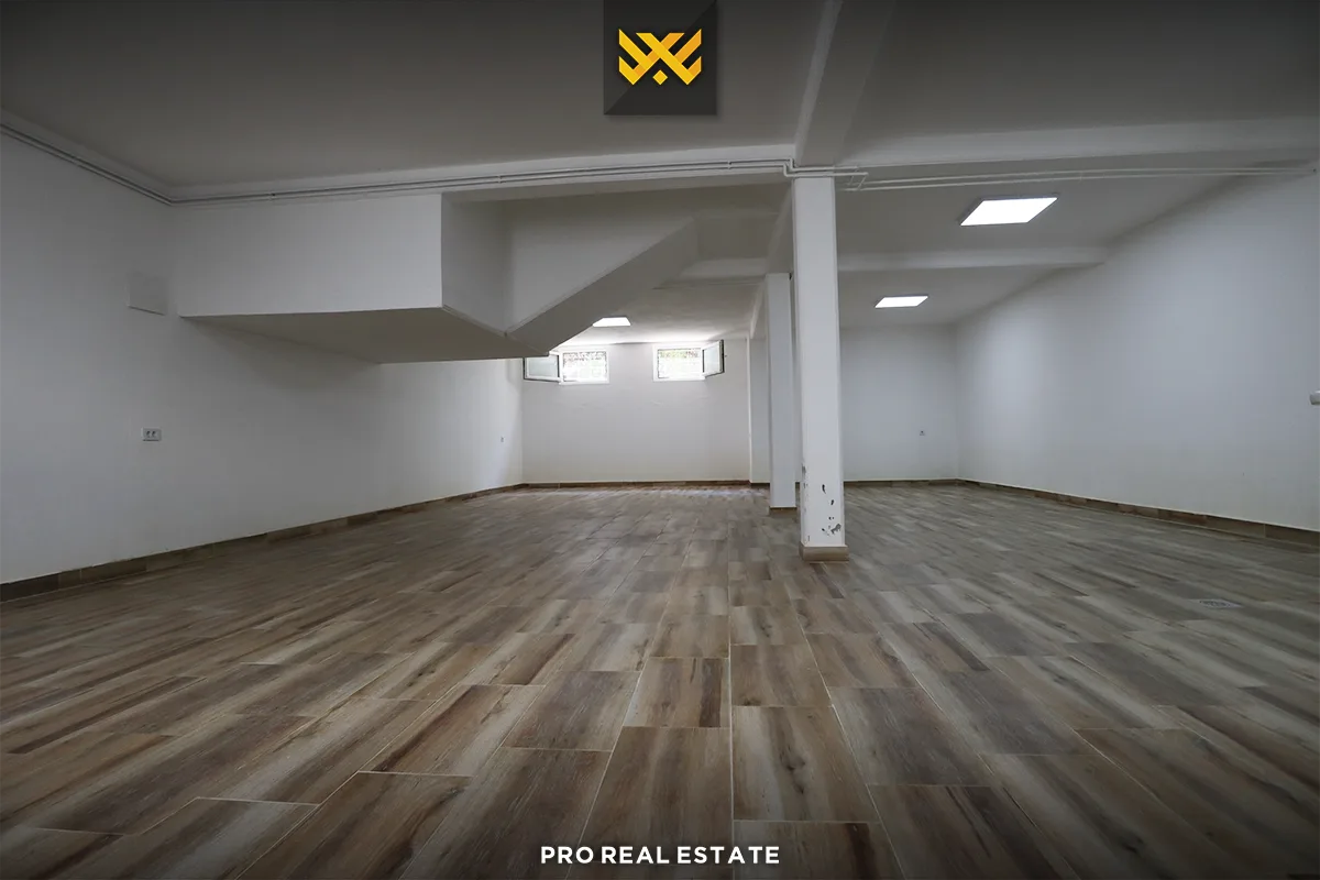 Lokal - Depo 100m² me #QIRA në Lagje të Spitalit.