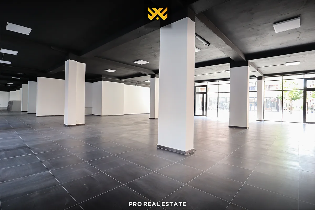 Lokal 710m² me #QIRA në Fushë Kosovë.