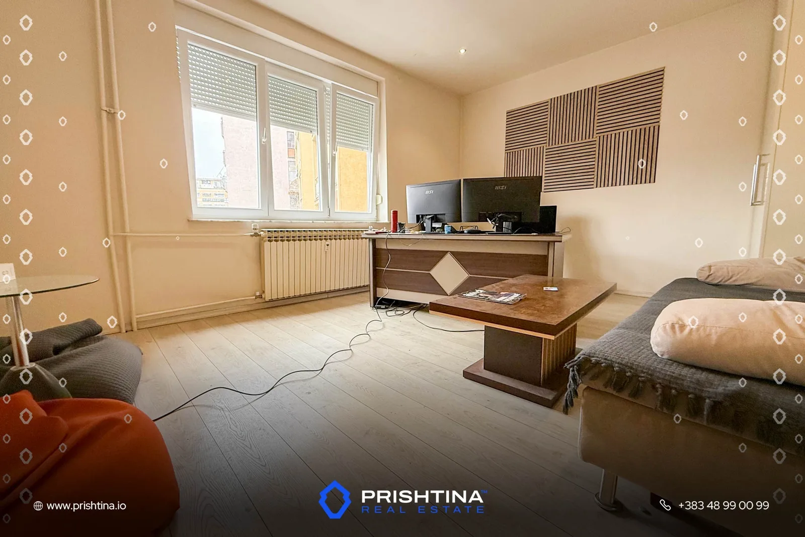Zyre me qira 85m² në Qendër