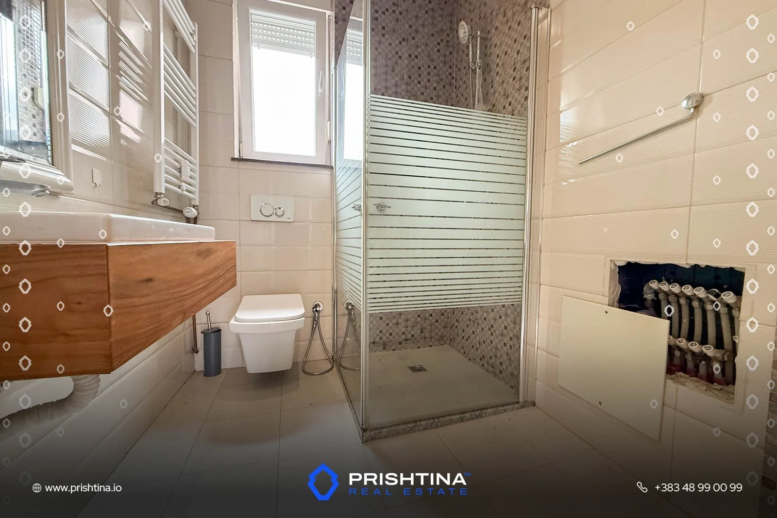 Zyre me qira 85m² në Qendër