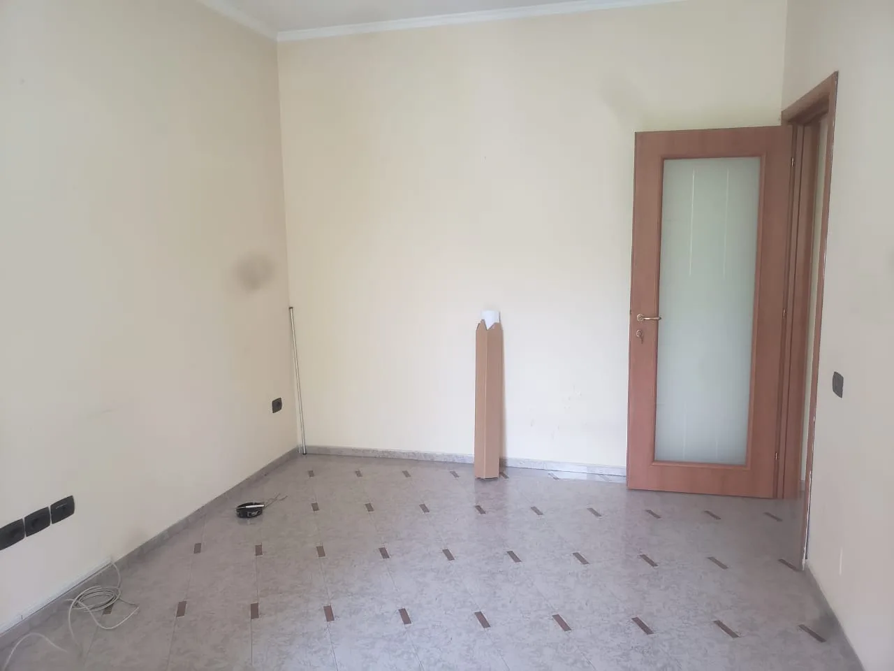 Jepet ambient biznesi me qera,bllok,tiranë