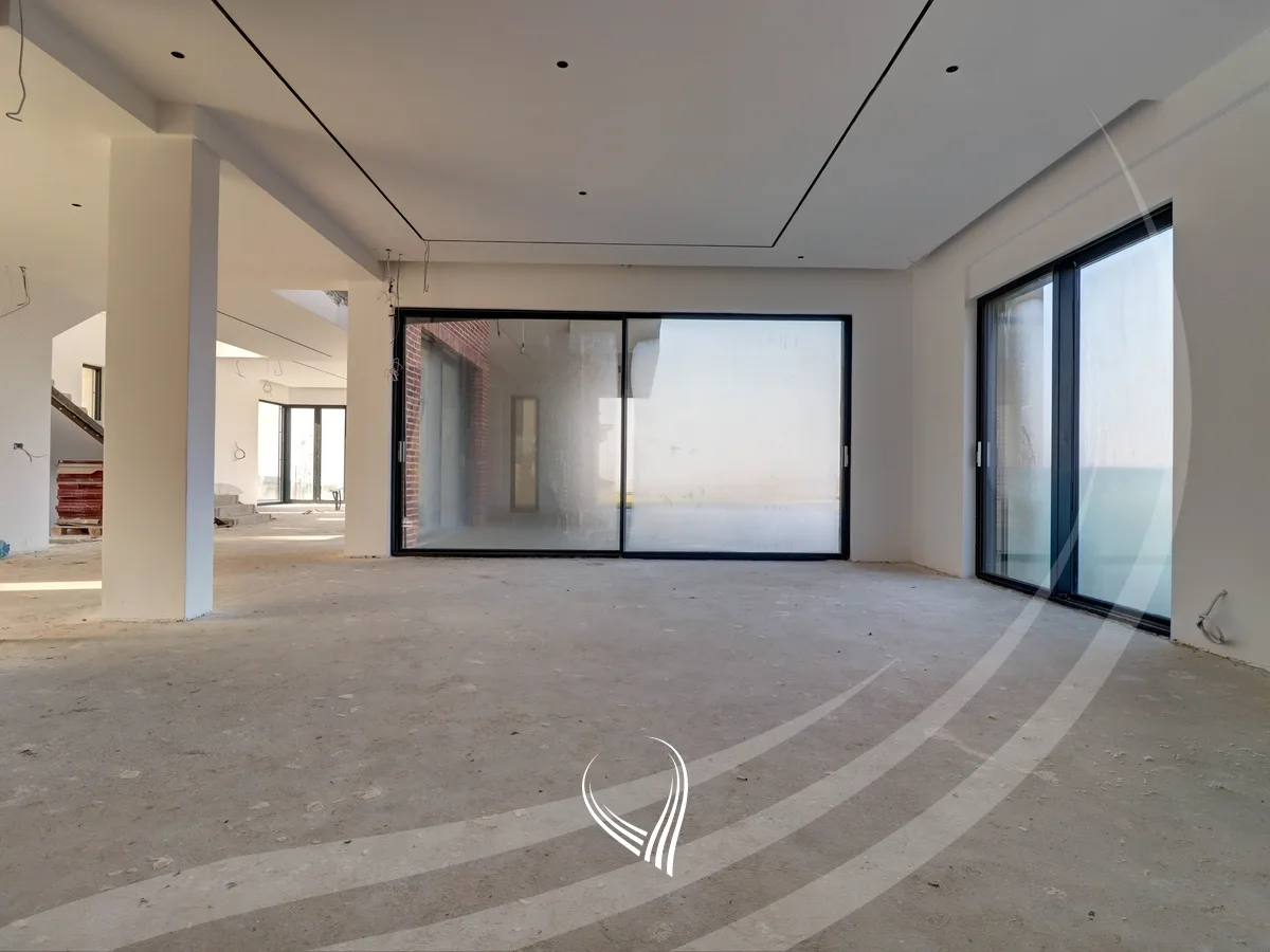 Shtëpi-Rezidencë 750m2 me qira në lagjen Marigona Hill