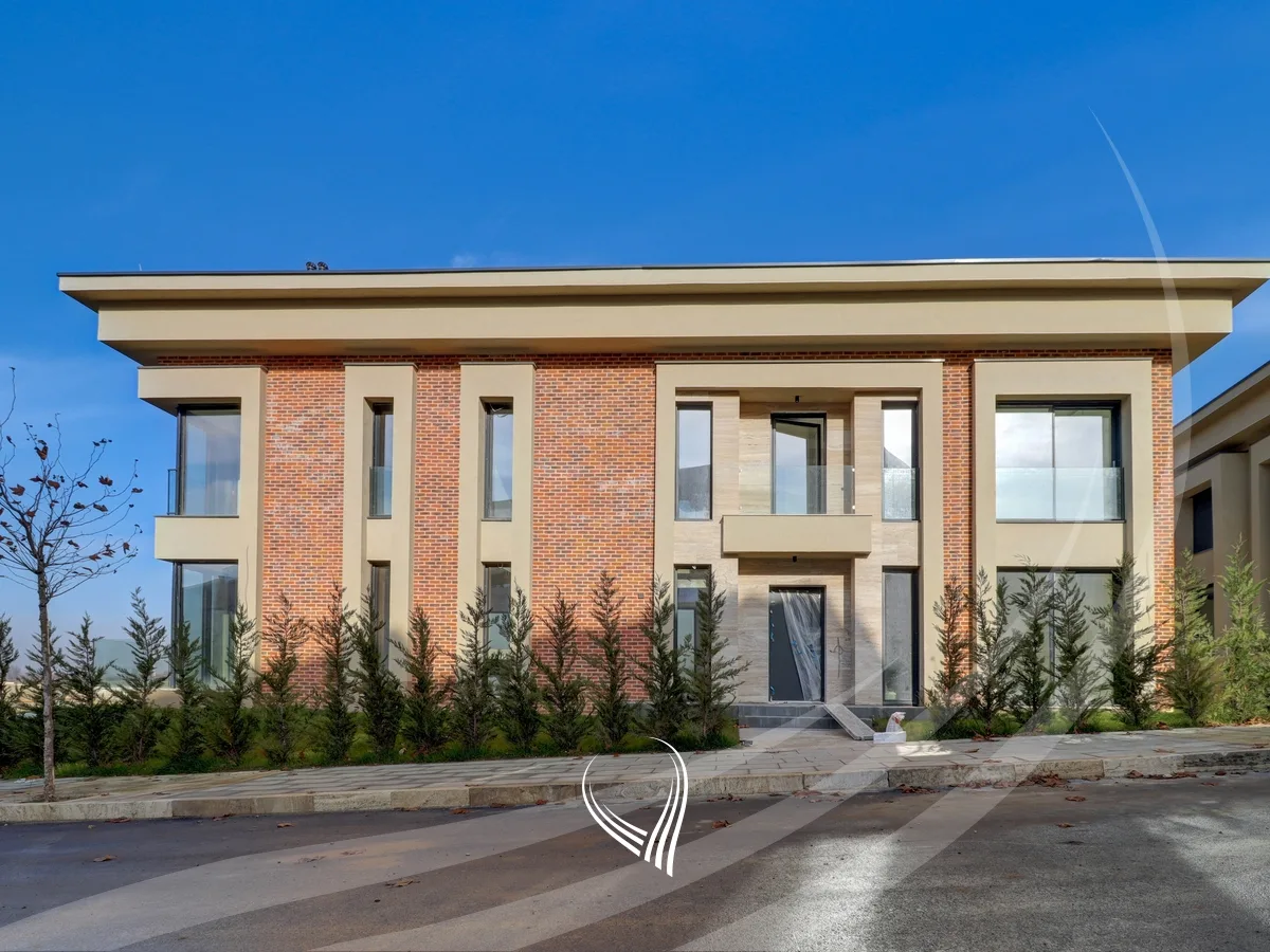 Shtëpi-Rezidencë 750m2 me qira në lagjen Marigona Hill