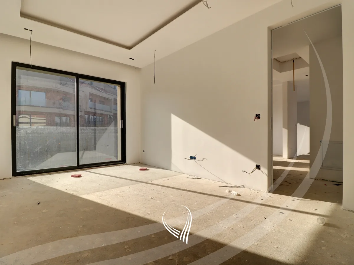 Shtëpi-Rezidencë 750m2 me qira në lagjen Marigona Hill