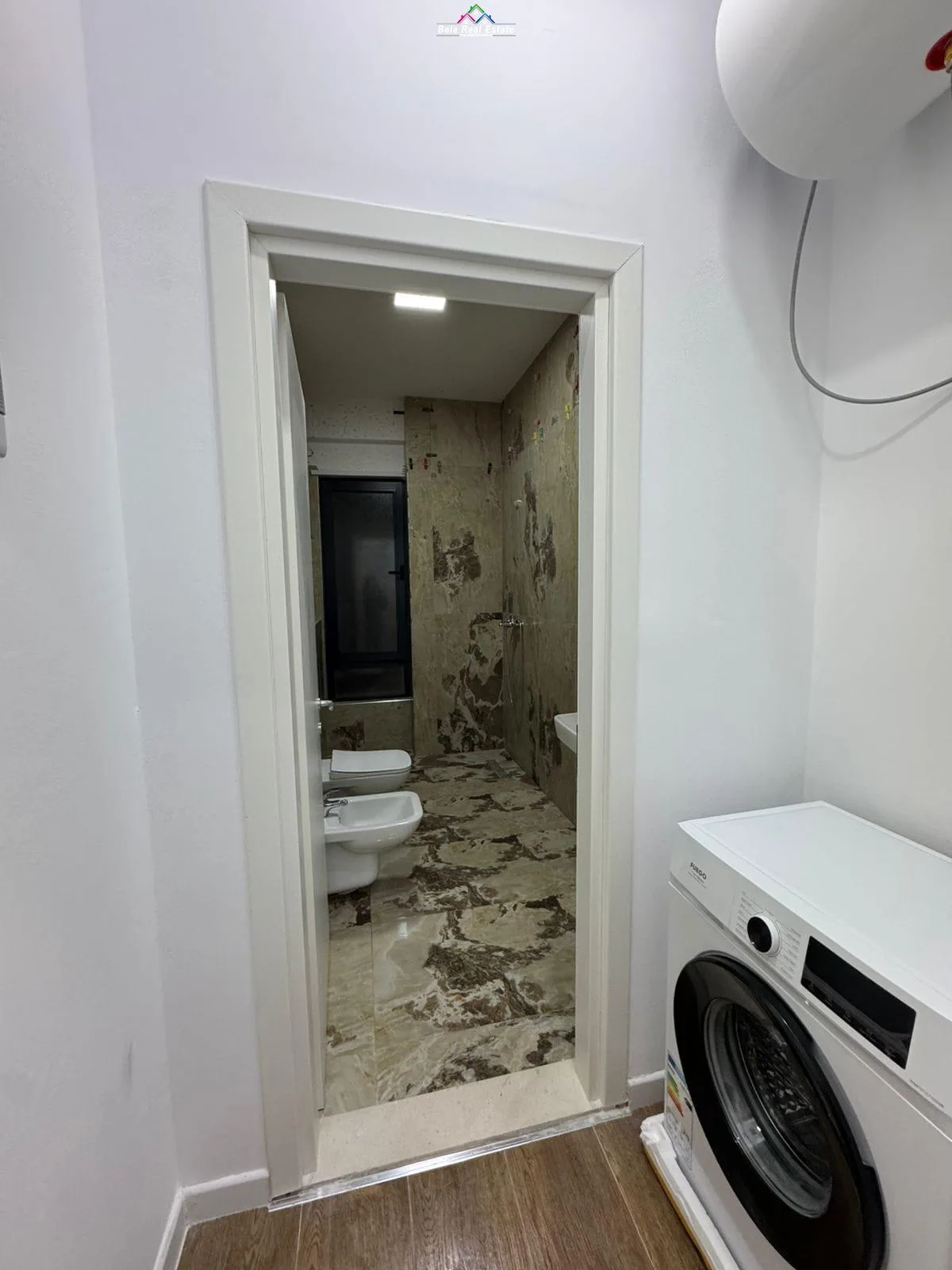Apartament Me Qera 2+1+Post Parkimi tek ish Dogana (ID B2201136) Tirane