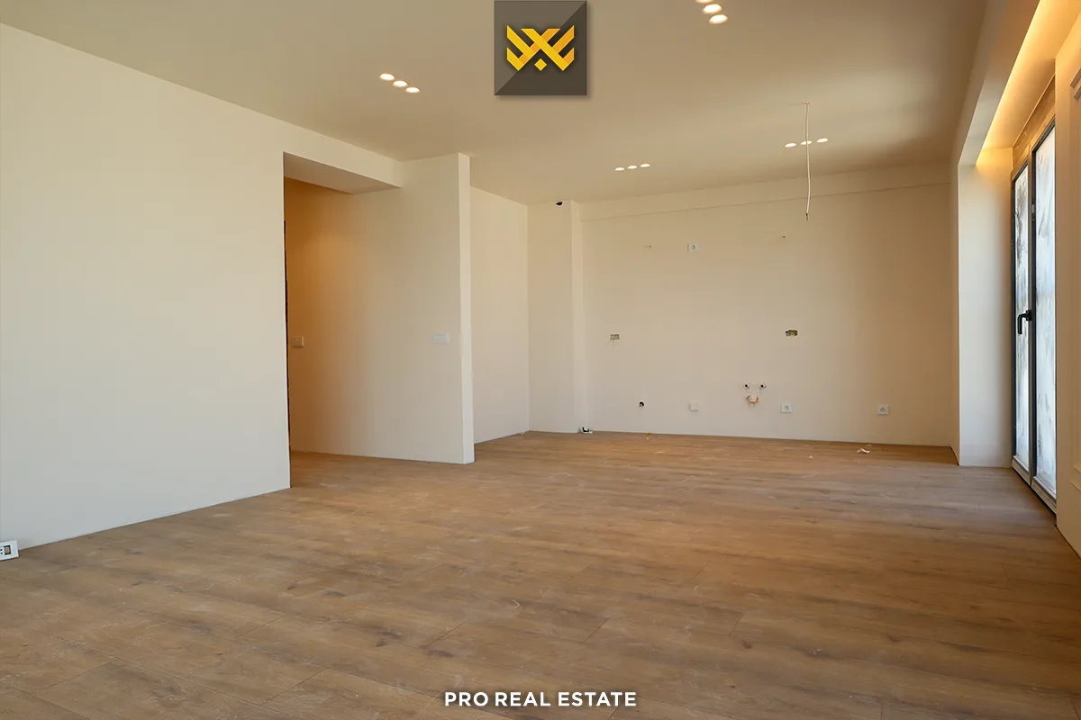 Banesë / Zyrë 118m² me #QIRA në Lakrishtë