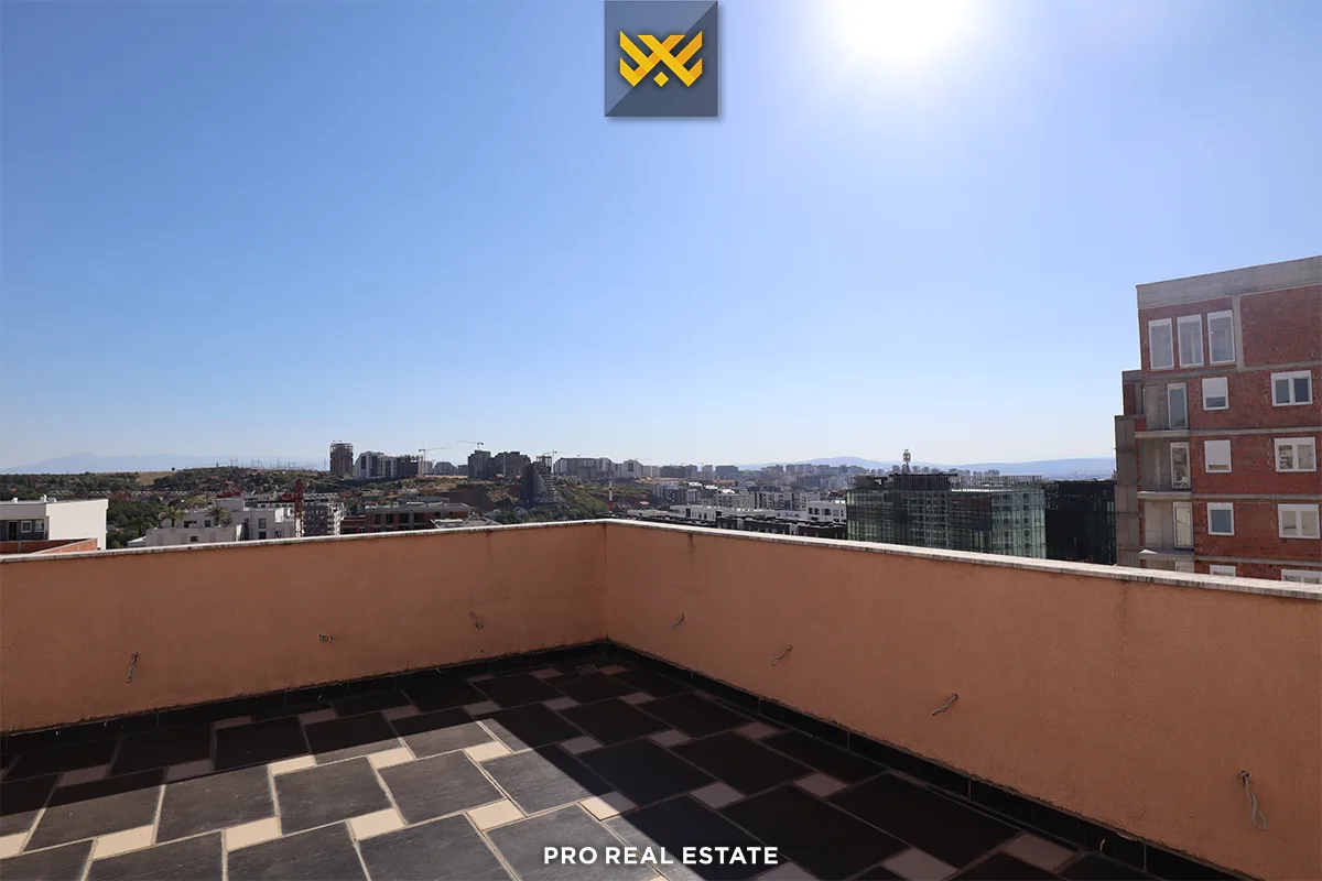 Banesë Penthouse 140m² + 160m² me #QIRA te Mati 1