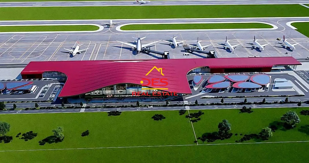 Shitet tokë-arë në akërni pranë aeroportit të ri të vlorës.