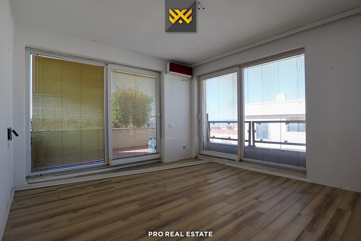 Banesë Penthouse 230m² + 200m² me #QIRA te Rruga C