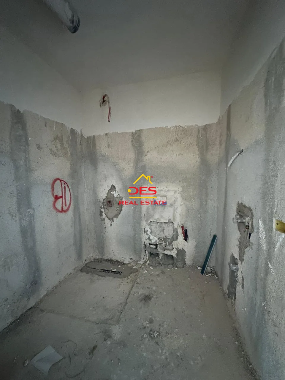 Shitet apartament 1+1 ne sarandë
