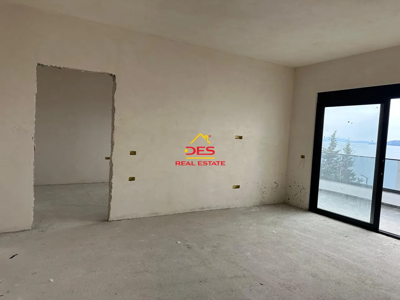 Shitet apartament 1+1 ne sarandë