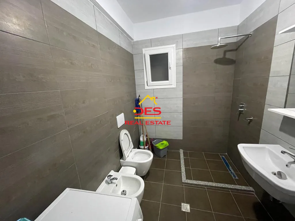 Jepet apartament 1+1 me qira te shtëpia e oficarave,vlorë