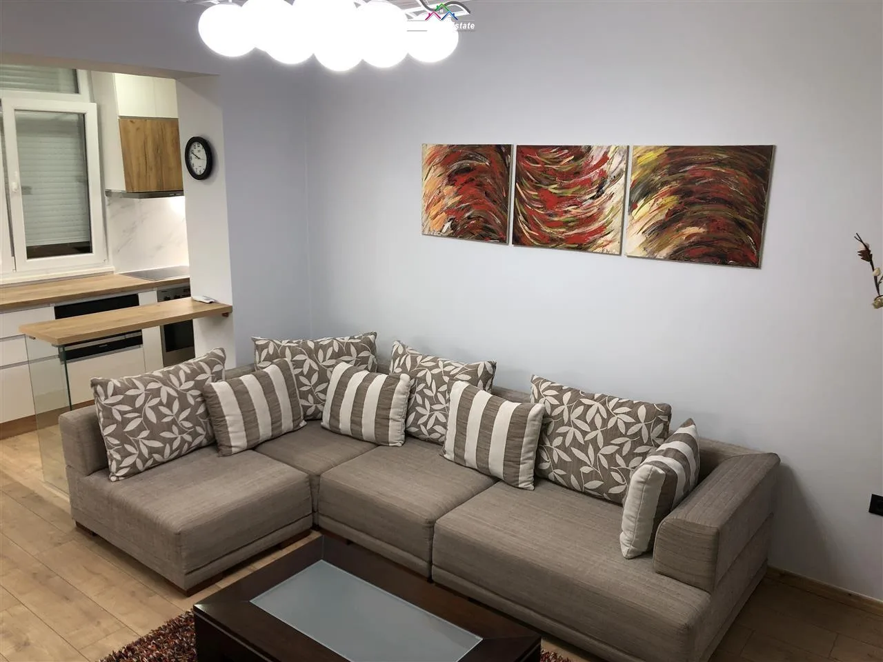 Apartament me Qera 1+1 tek Myslym Shyri (ID B211320) Tirane.