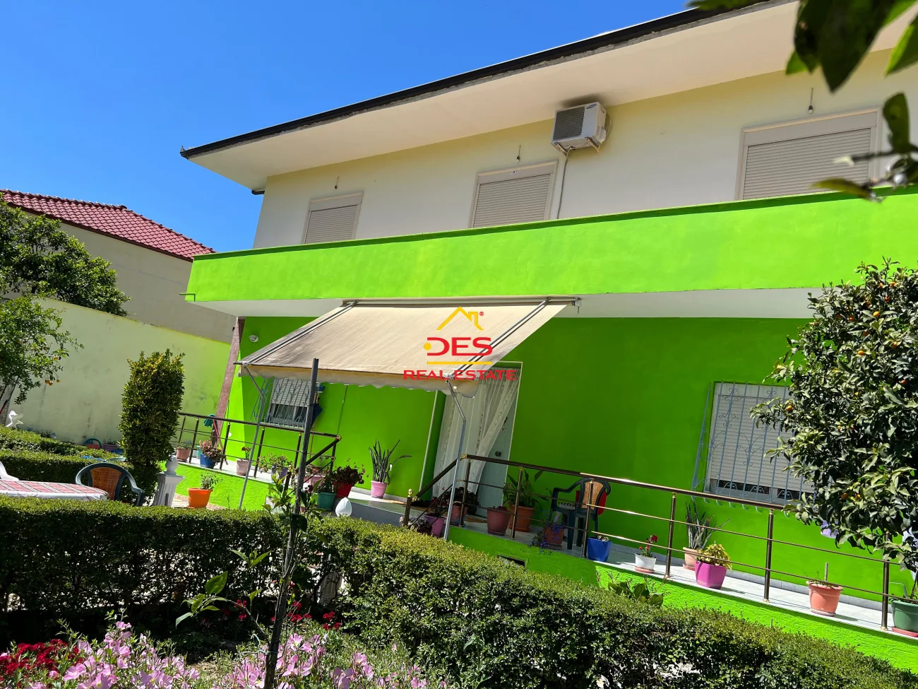 Shitet shtëpi private 2 kate në lagjen karabash,vlorë.