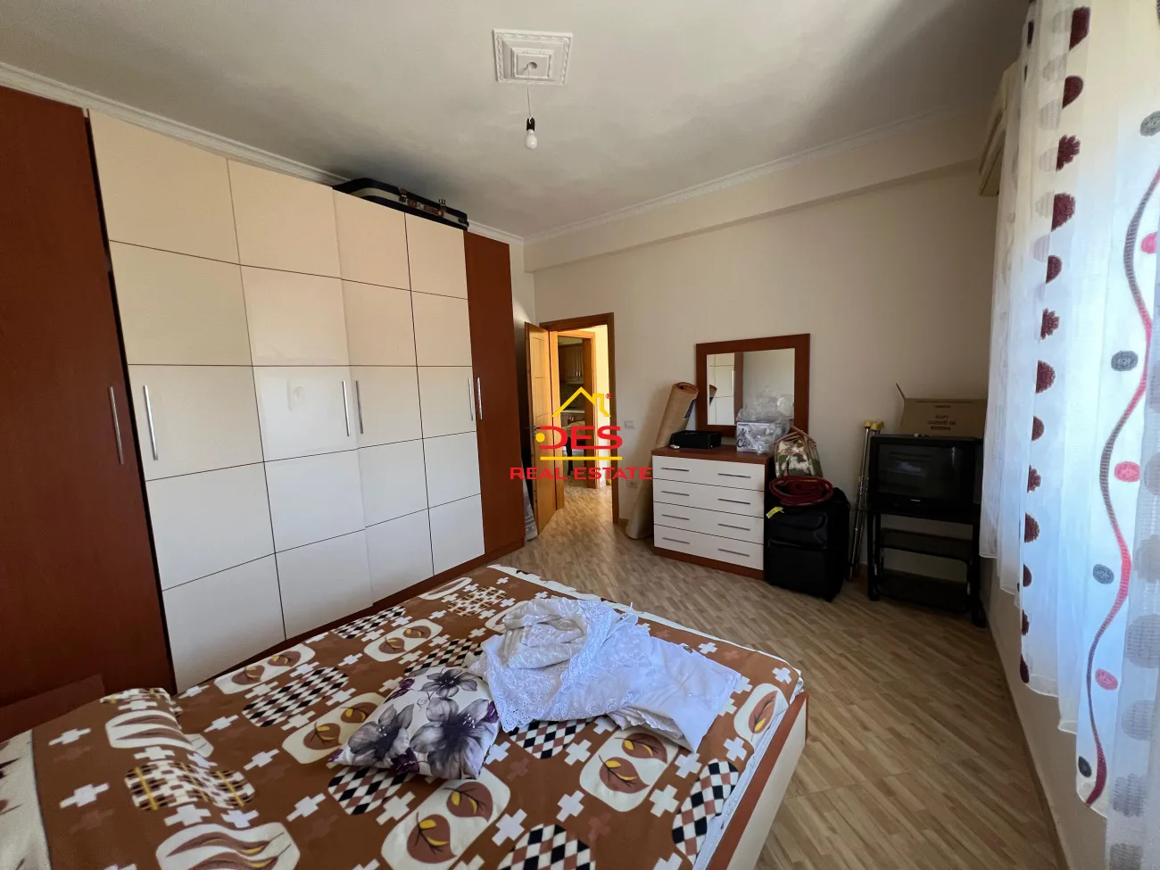 Shitet shtëpi private 2 kate në lagjen karabash,vlorë.