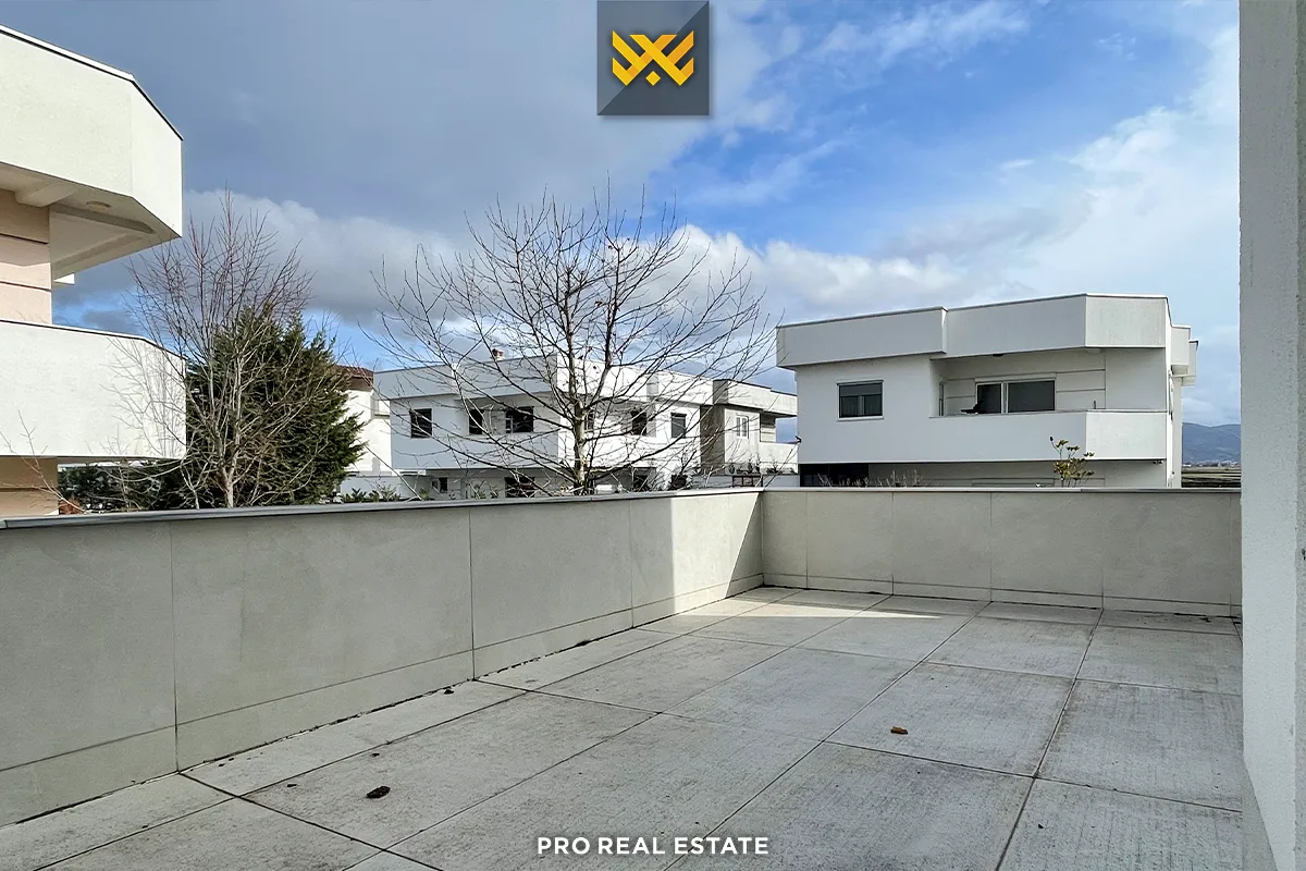 Shtëpi 240m² për #SHITJE në Çagllavicë