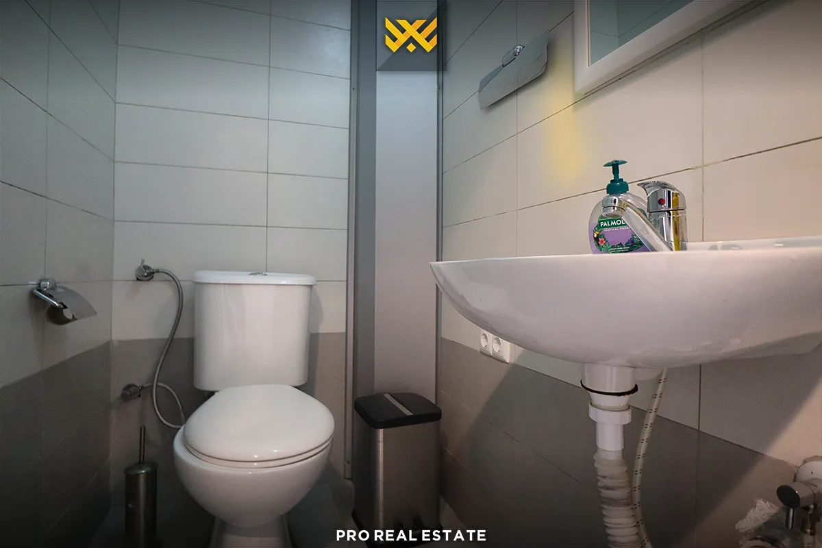 Lokal 65m² me #QIRA në Bregun e Diellit.