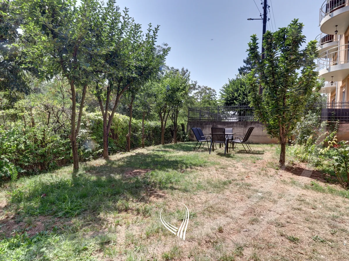 Shtëpi me 2 dhoma gjumi me qira në lagjen Taslixhe