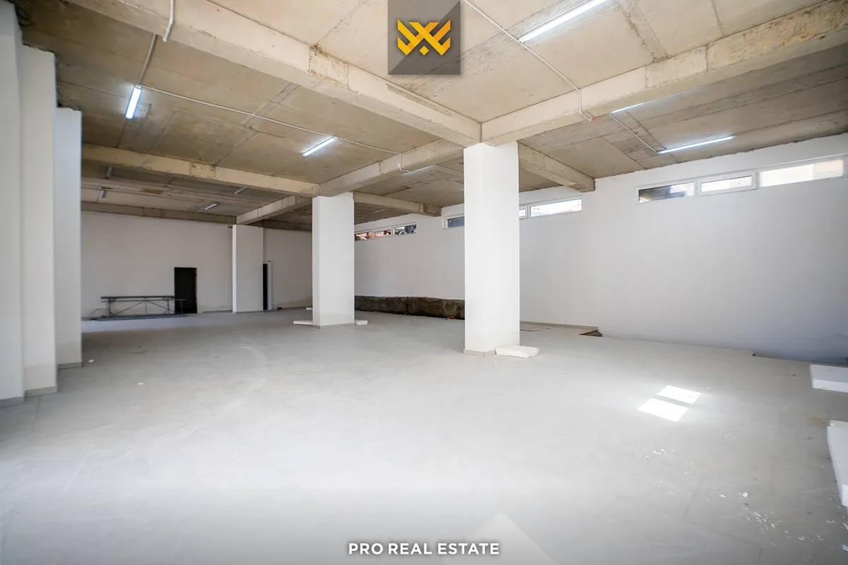 Lokal 359m² për #SHITJE te Bregu i Diellit