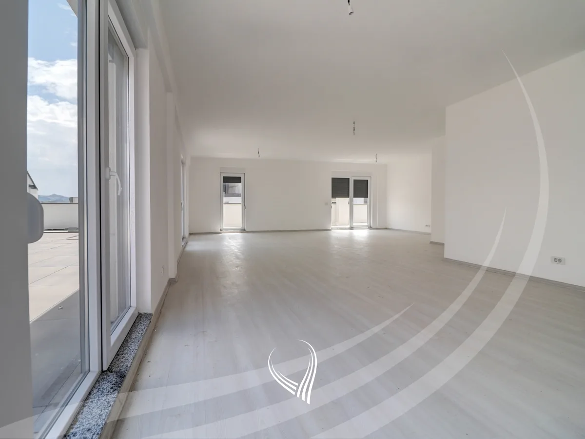 Penthouse me 5 dhoma gjumi në shitje në lagjen Prishtina e Re