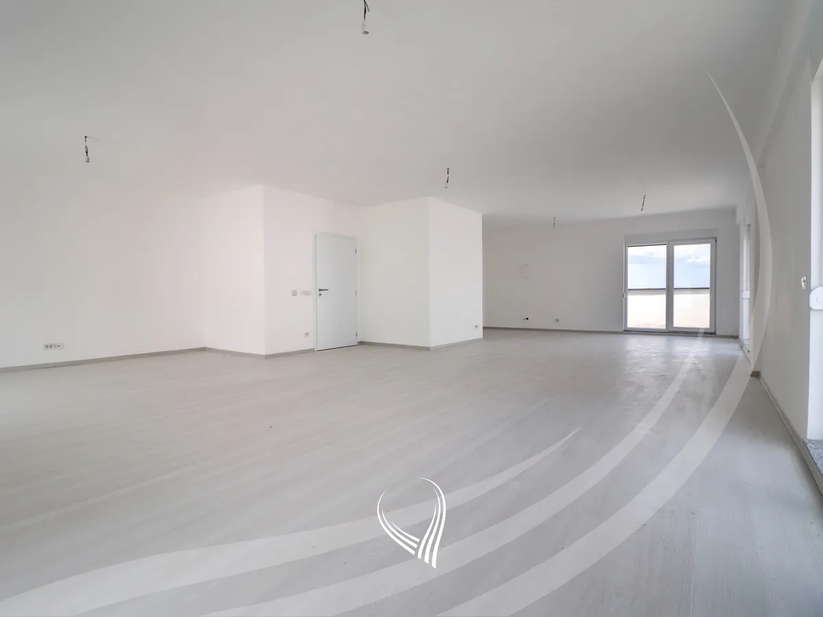 Penthouse me 5 dhoma gjumi në shitje në lagjen Prishtina e Re