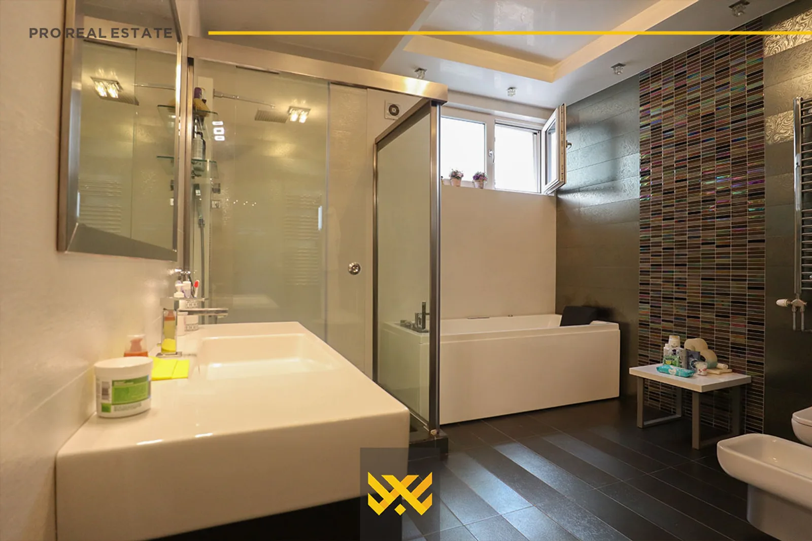 Shtëpi 545.6m² me #QIRA në Veternik.