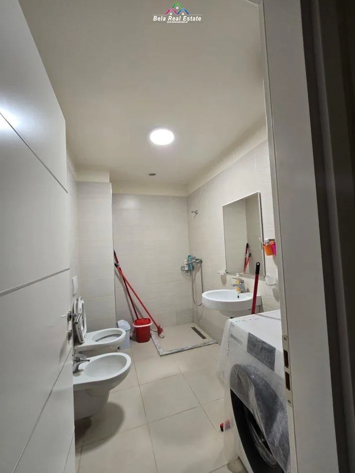 Apartament Me Qera 3+1 Tek Fusha e Aviacionit (ID B230193) Tirane